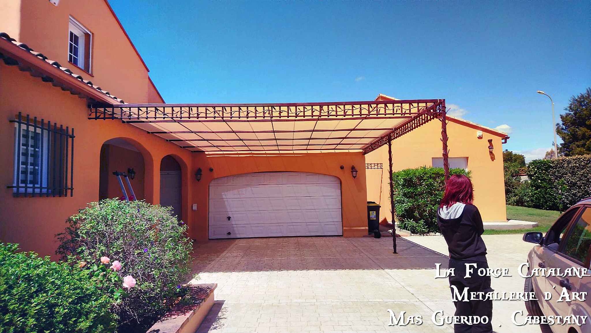 pergola toit plat avec frise en rameau olivier forge catalane.jpg